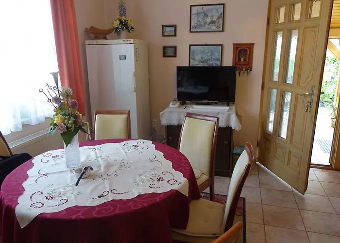In - Balaton 42696 Tatil Evi *